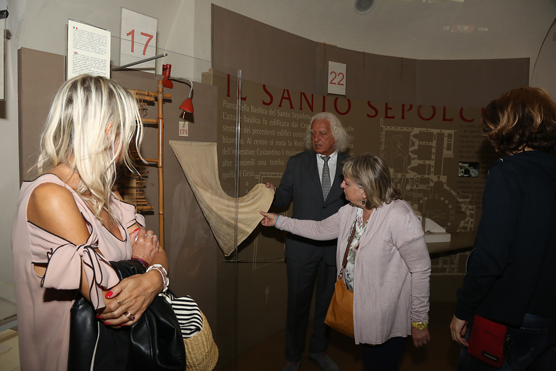 Restauri Santo Sudario - Museo della Sindone_032.jpg